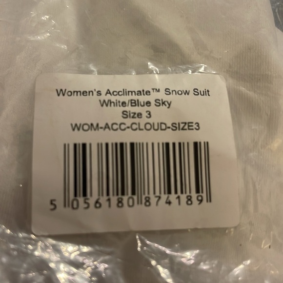ONESKEE WOMEN’S ACCLIMATE SNOW SUIT WHITE/BLUE SKY - 3 - Picture 8 of 9
